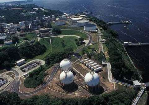 Aumento dos combustíveis resulta de gestão inábil da Petrobras, diz deputado