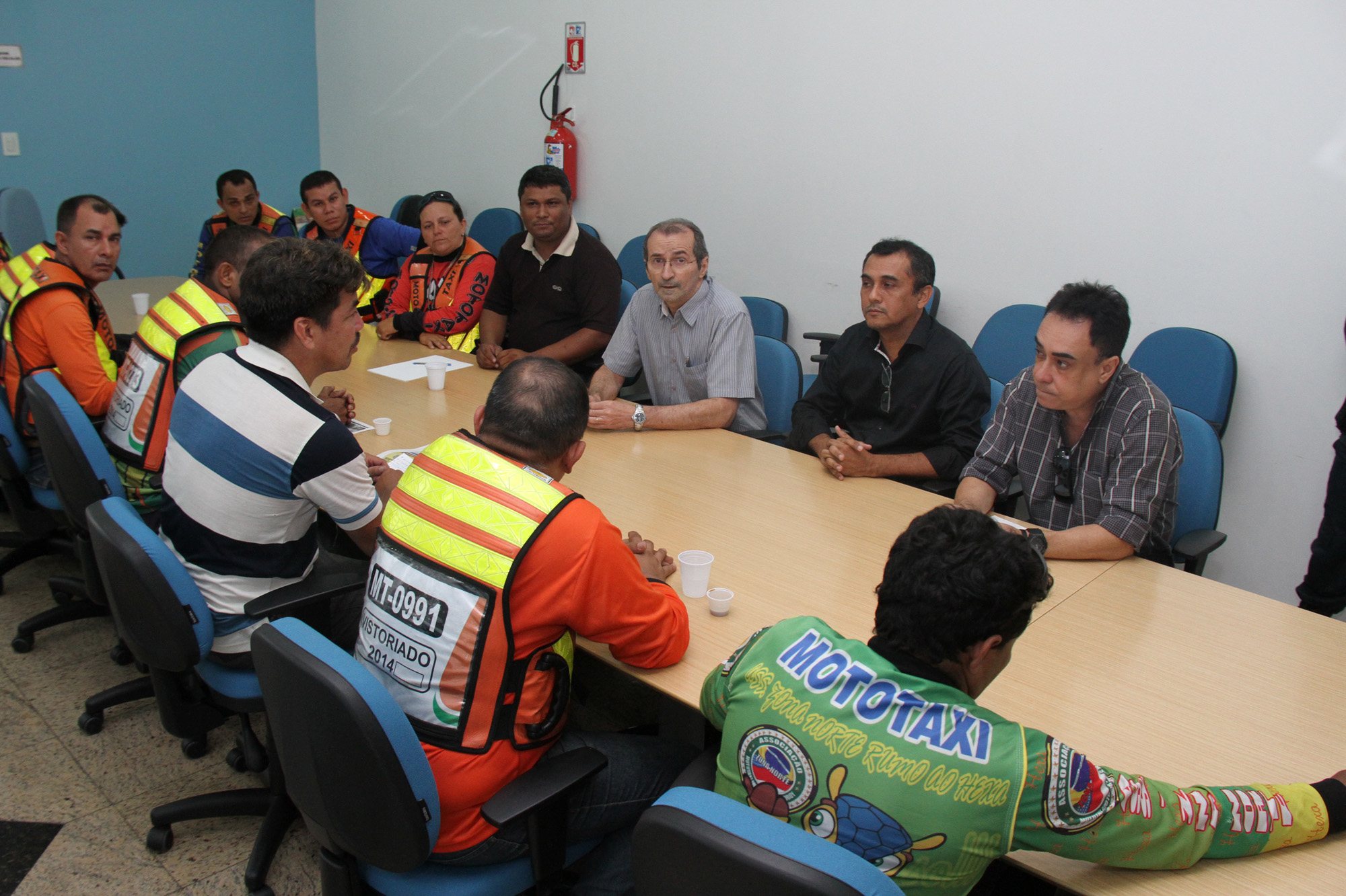 Prefeitura recebe mototaxistas para discutir estratégias de atuação