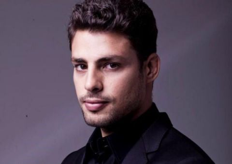 Cauã Reymond se empenha para mostrar que se dá bem com Grazi