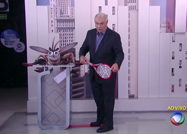 Marcelo Rezende tira sarro da Globo por invasão de mosquitos