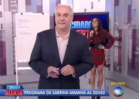 Marcelo Rezende tira sarro de Anitta em programa: "Aquela que parece o Michael Jackson"