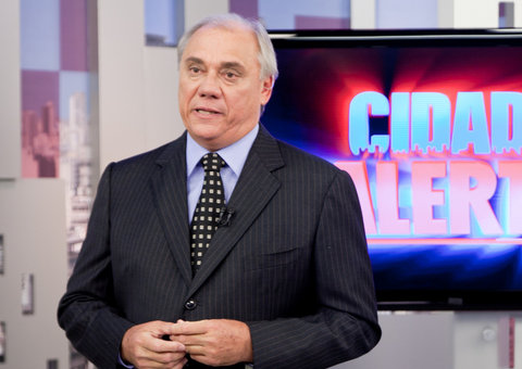 Vídeo mostra Marcelo Rezende no início da carreira como repórter da Globo