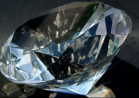 Italiano resolve transformar corpo de filho morto em diamante