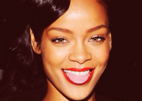 Rihanna é expulsa do Instagram por publicar fotos sensuais