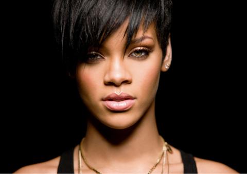 Rihanna visita Chris Brown na Reabilitação após ele ser condenado por agredi-lá