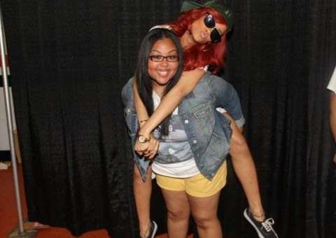 Rihanna: lição de humildade na hora de atender os fãs