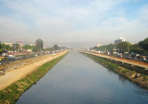Rio mais poluído do País, Tietê é também o mais rico
