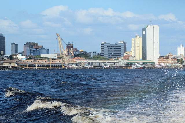 Rio Negro já subiu mais de 7 metros desde outubro, em Manaus