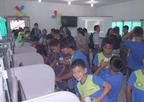 Rio Preto da Eva inaugura centro de inclusão digital