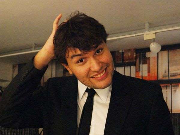 Demitido, ex-CQC reclama de programa nas redes sociais