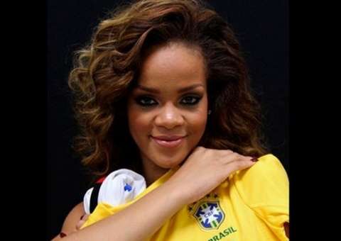  Rihanna exige jogador brasileiro para vir ao país