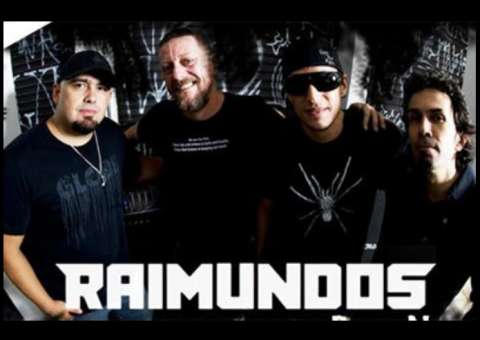 'Raimundos' interrompe show para defender casal gay que foi hostilizado pela platéia