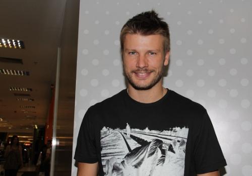 Parentes de Rodrigo Hilbert são investigados por desvio de verba