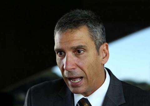 Promotor que ofendeu manifestantes é demitido de universidade