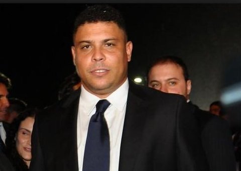 Ronaldo gasta R$ 600 mil para decorar mansão