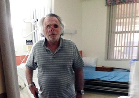 Homem atacado por "canibal" tenta se adaptar à nova vida