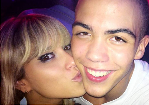 Namoro de Ronald de 14 anos com mulher mais velha gera polêmica na internet