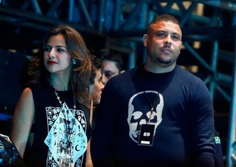 Após boatos de separação, Ronaldo e Paula Morais viajam pra Ibiza