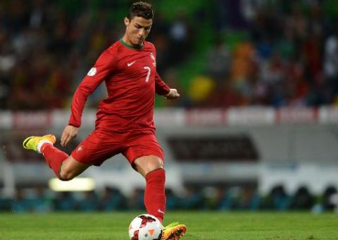 Portugal enfrenta Suécia na repescagem europeia para a Copa de 2014