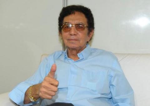 Cantor Reginaldo Rossi é internado em UTI