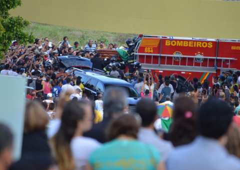 O adeus dos fãs a Reginaldo Rossi. Veja fotos