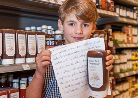 Marca deixa menino de 7 anos recriar rótulo depois de críticas