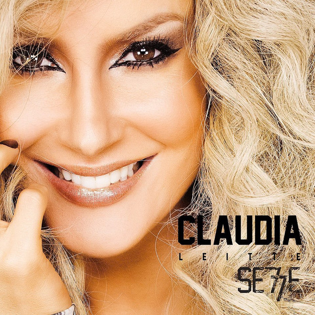 Claudia Leitte é acusada de copiar capa de disco de Britney Spears
