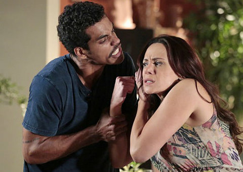 Jairo parte para a agressão e Juliana puxa facão para Janice "furo essa desgraçada"