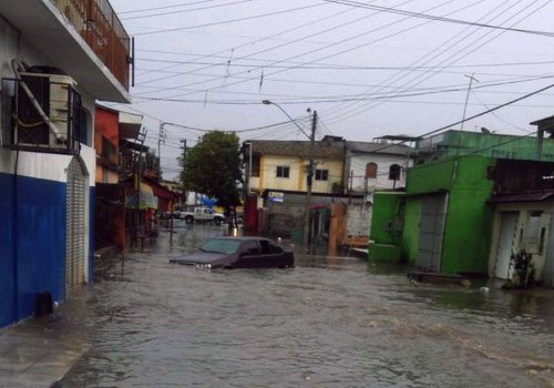 Chuva causa estragos no Santo Antonio