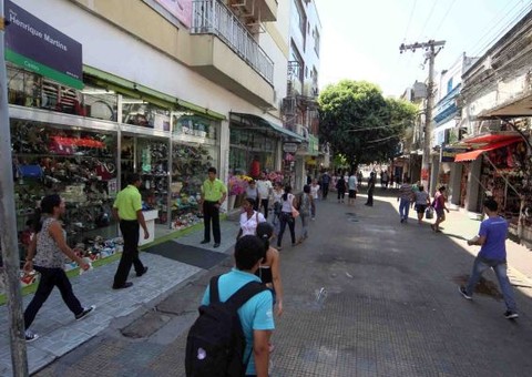 Ladrões levam R$ 100 mil de loja assaltada mais de 10 vezes