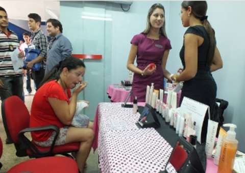 Seccional Oeste realiza ação social em comemoração ao Dia da Mulher