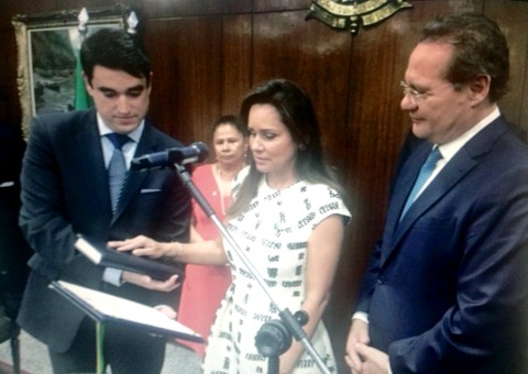 Sandra Braga é empossada senadora na vaga de Eduardo