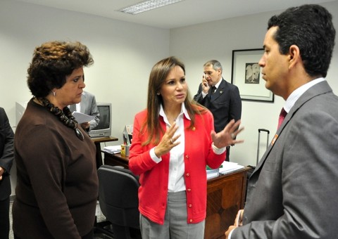 Sandra Braga defende permanência de famílias na região do Matupi