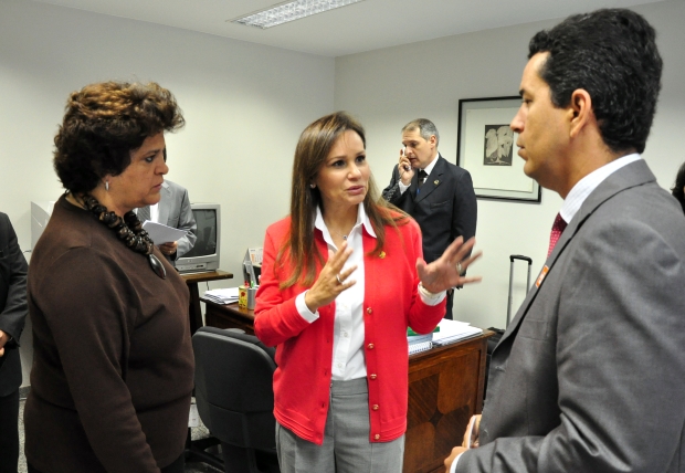 Sandra Braga defende permanência de famílias na região do Matupi