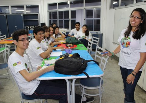 Alunos do Sesi/Senai têm aulas de inglês com método novo