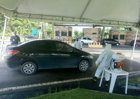 Barreiras sanitárias são montadas nas rodovias de Manaus contra Covid-19