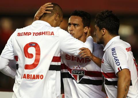 São Paulo tenta manter série invicta para conseguir vaga