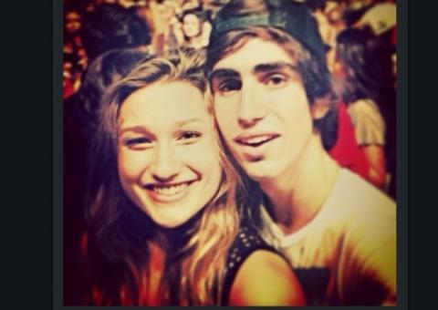 Aos 15 anos, Sasha troca declarações com novo namorado