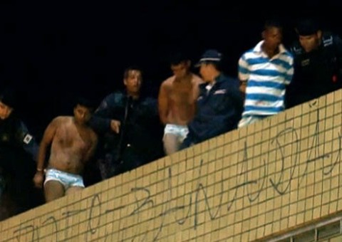 De cueca, criminosos roubam sauna gay e 'aproveitam' para cometer abuso sexual