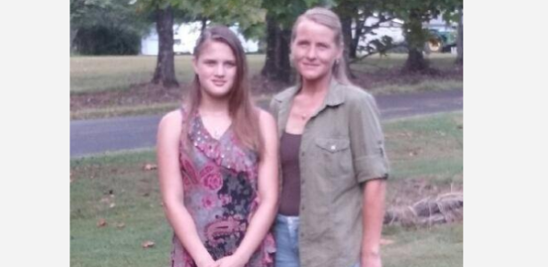 Depois de 16 anos jovem reencontra mãe biológica, mas o pior acontece