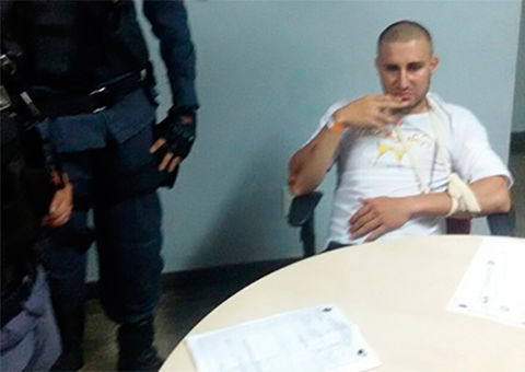 Soldado troca tiros e é ferido ao tentar roubar arma de vigilante