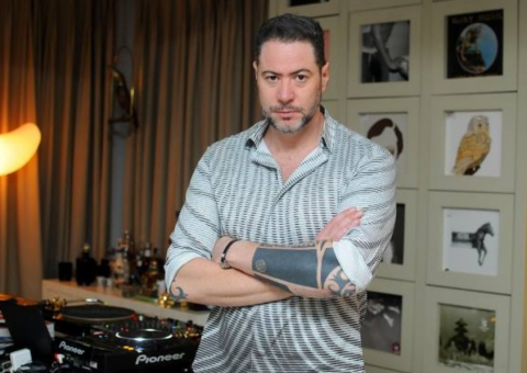 Renato Ratier apresenta o CD “Black Belt” sexta no SUB  