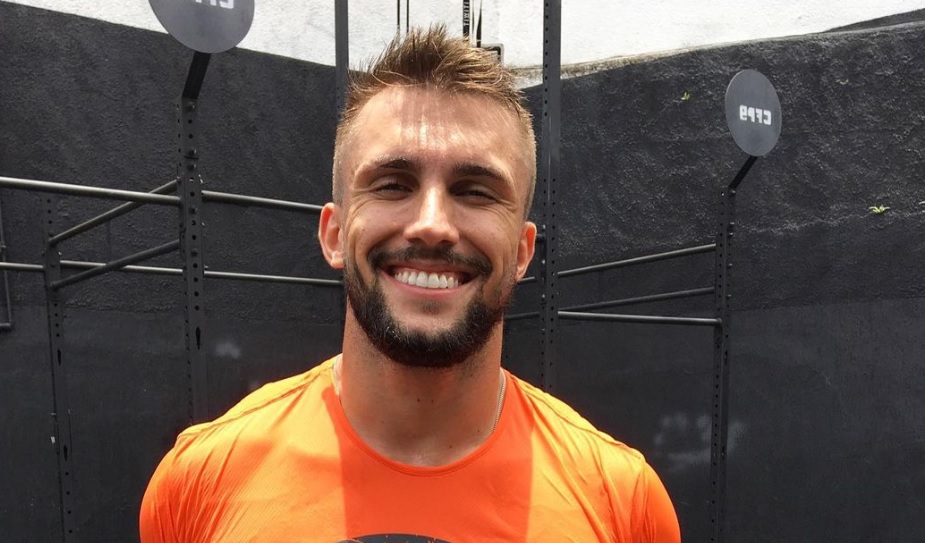 Ex-jogador, BBB21 Arthur preenche vaga de 'padrãozinho' e segue Lula