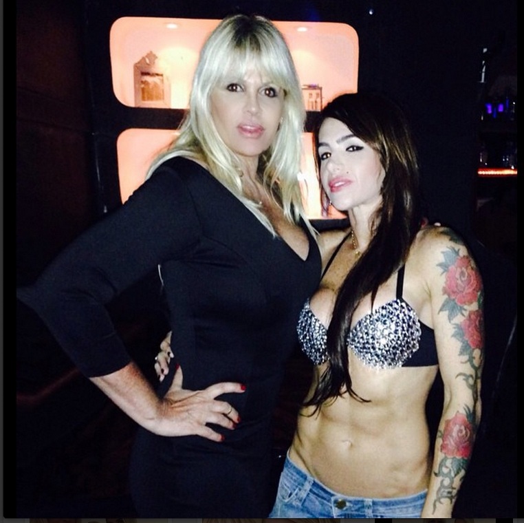 Gata apontada como namorada de Monique Evans faz post romântico: 'amar e ser amado'