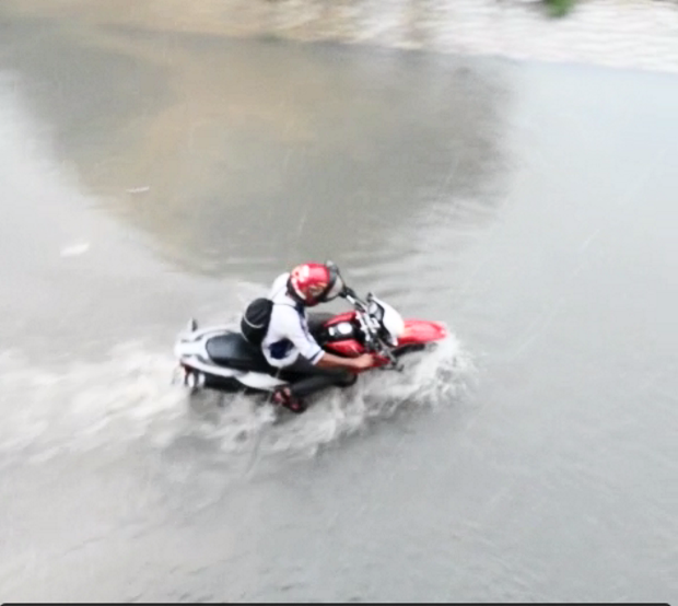 Afetado pelas chuvas, Campo Dourado recebem serviços da prefeitura