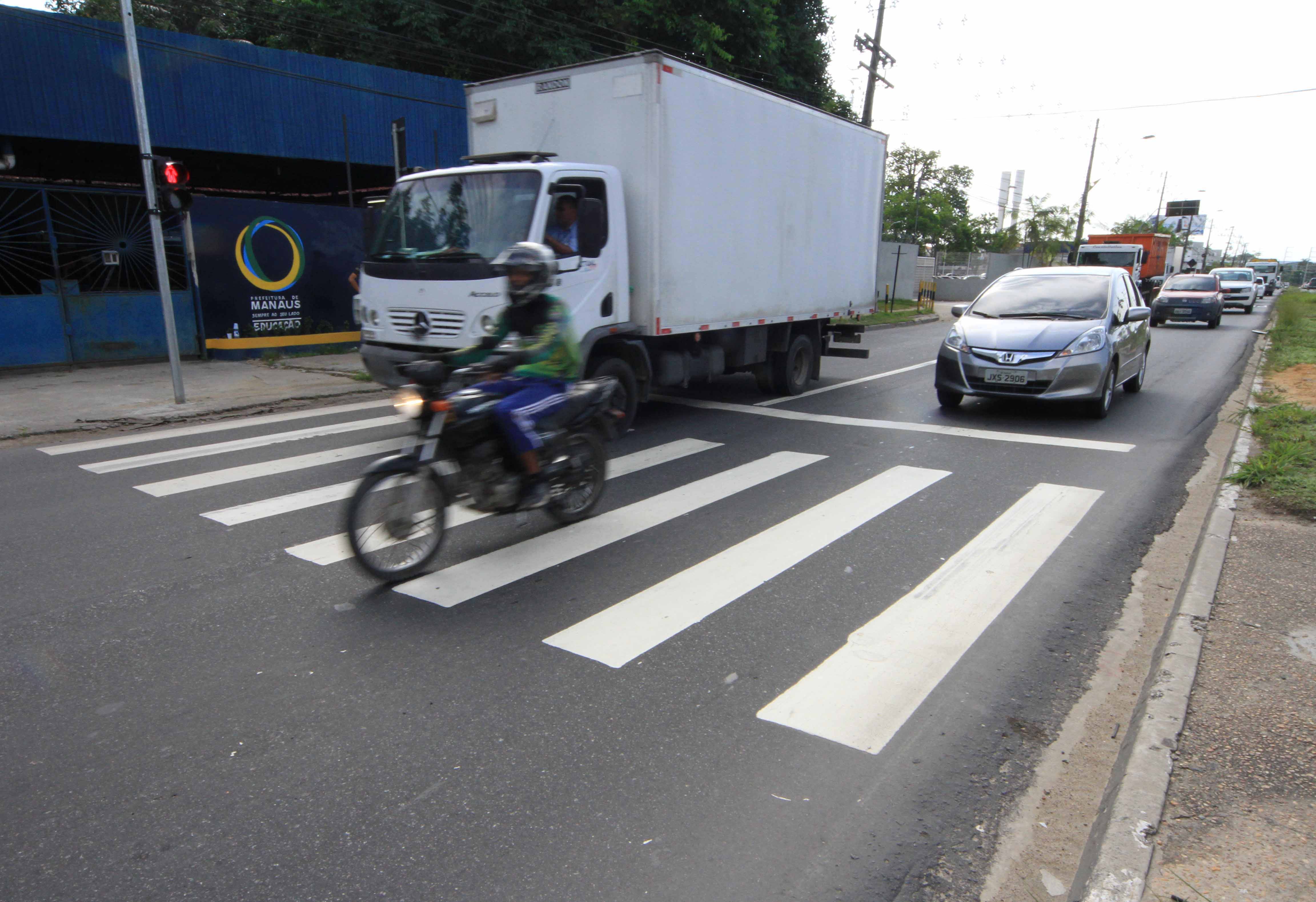 Prefeitura reforça segurança no trânsito na avenida Torquato Tapajós