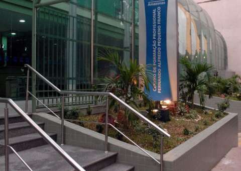 Sesc AM promove a intervenção urbana 'Cegos'