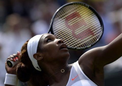 Serena avança em Wimbledon e vai enfrentar rival de 42 anos