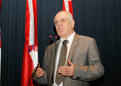 Serafim prevê queda na arrecadação e alerta: "o momento é alarmante"