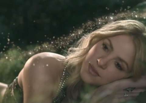 Shakira participa de comercial do iogurte Activia